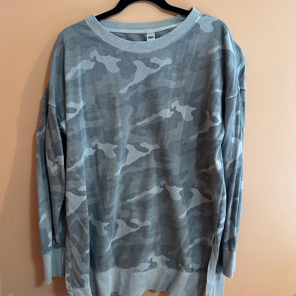 Old Navy Gray Camouflage Sweatshirt